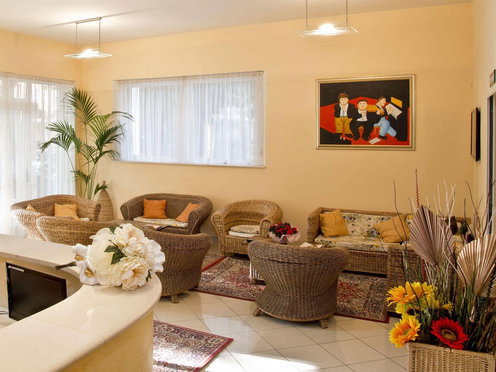 Villa Silvie Rose Cesenatico Exterior photo