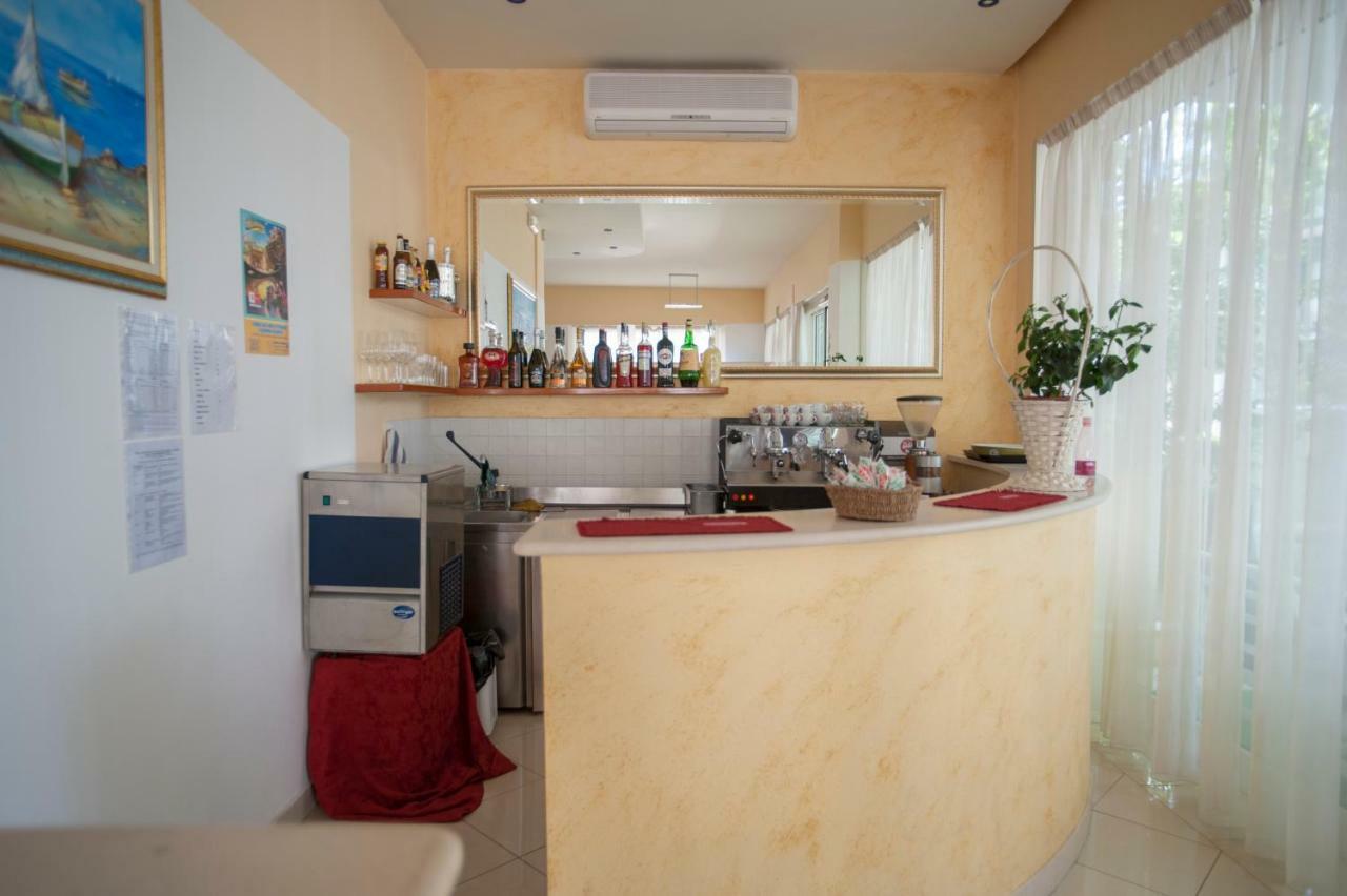 Villa Silvie Rose Cesenatico Exterior photo
