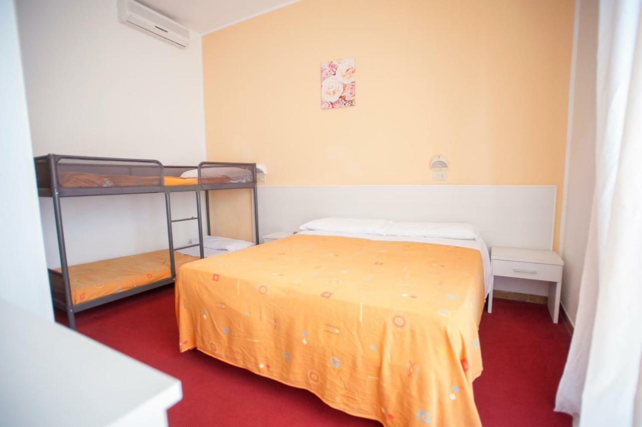 Villa Silvie Rose Cesenatico Exterior photo